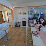 Pina Apartament *