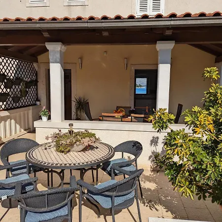 Pina Apartman Lumbarda