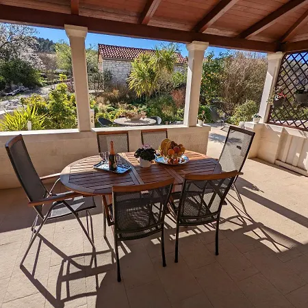 Apartman Pina Lumbarda