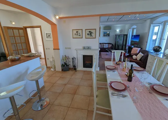 Pina Διαμέρισμα *