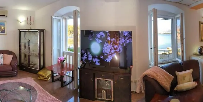 Διαμέρισμα Pina *